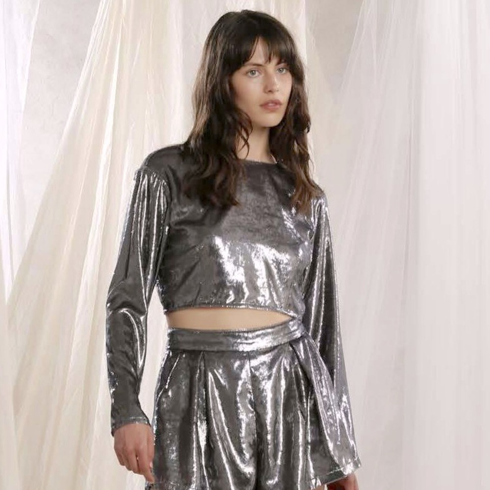 Andres Metallic Top ( SEASON SALES❣️🎄)